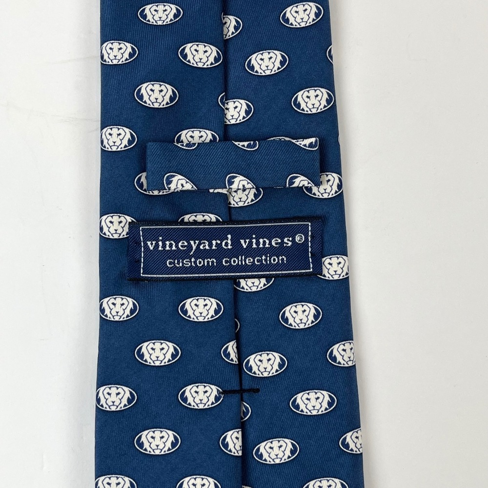 Vineyard Vines Men's Silk Tie Navy Blue Lion Mascot Crest USA